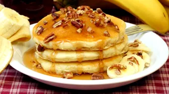 Clatite americane cu banane. Reteta cea mai simpla si delicioasa este aici! VIDEO