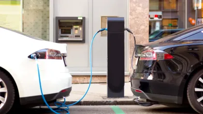 De ce doi șoferi cu aceeași mașină plătesc RCA diferit? Cât costă asigurarea auto în 2026 și care sunt tarifele de referință