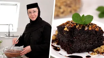 Negresă de post de la Mănăstirea Vatra Bistrei. Rețeta simplă care iese pufoasă și aromată