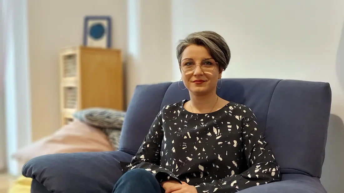 Studiu In a relationship - Iubirea și abuzul la Gen Z & Alpha: 45% dintre tinerii din România spun că au trecut prin abuz emoțional în relații