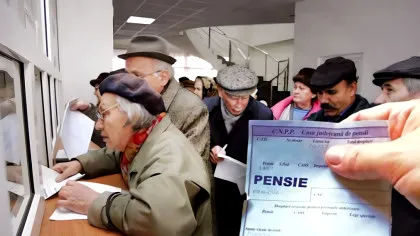 Pensionarii care vor primi pensie triplă în decembrie 2025. Care sunt norocoșii seniori