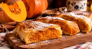 Plăcintă cu dovleac, rețeta simplă și aromată. Desertul perfect pentru zilele de toamnă
