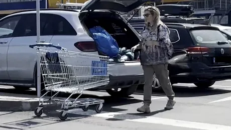 Gina Pistol a dat iama la cumpărături și a plecat cu mașina burdușită de sacoșe