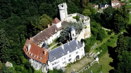 Povestea tulburătoare a lui Lucie, fantoma castelului Veauce. Doamna albă își caută liniștea din 1565