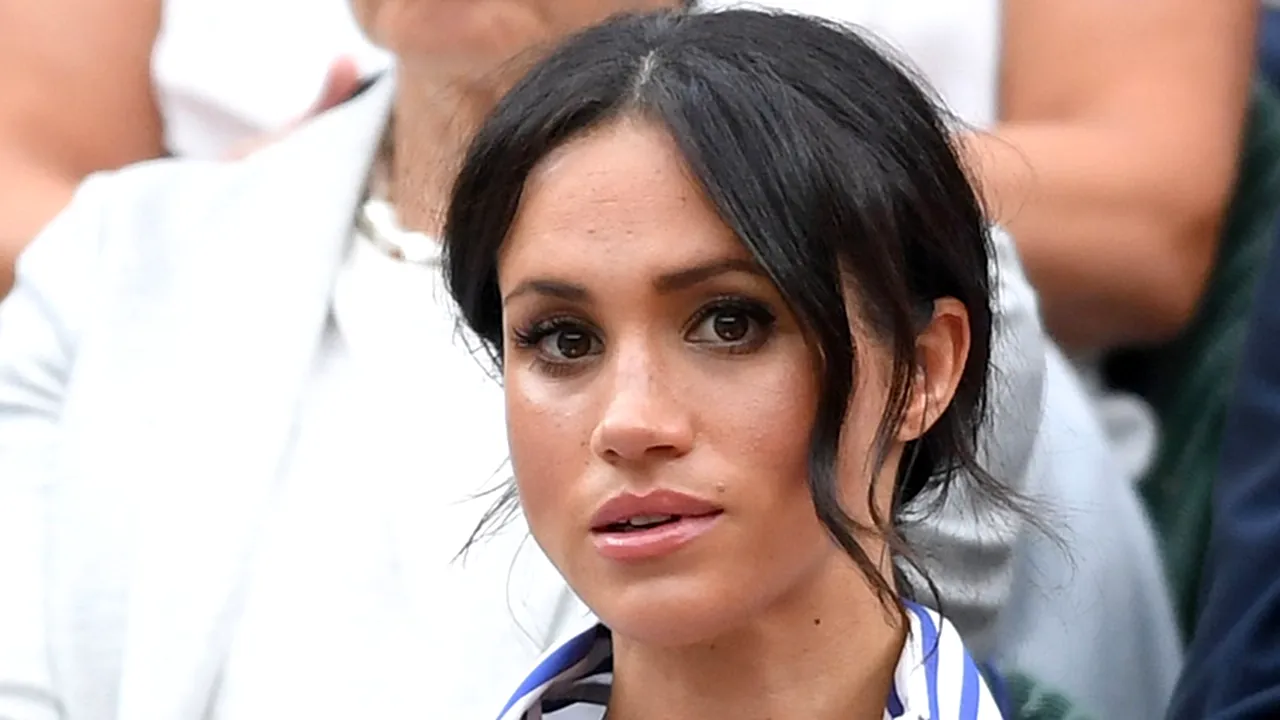 Meghan Markle in rochie mini, prizand cocaina (2) 